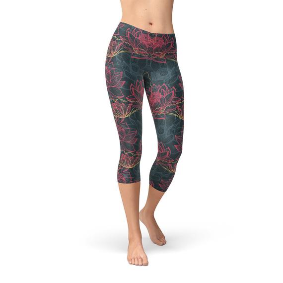 Womens Floral Lotus Capri Leggings